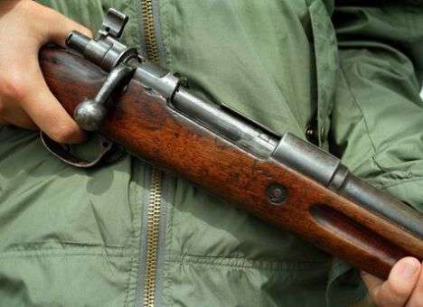 Москвич застрелил женщину из окна своей квартиры, мстя за прерванный отдых