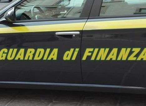 Фингвардия Италии проводит обыски в штаб-квартирах футбольных клубов