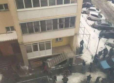 В Одессе проходит спецоперация, бойцы СБУ срезают двери квартир (ФОТО, ВИДЕО)