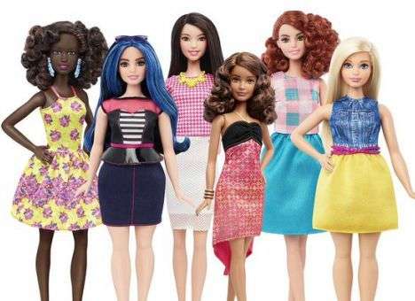 Опубликованы первые снимки куклы Барби-пышки (ФОТО)