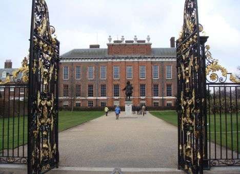 Трагедия разыгралась под окнами дворца принца Уильяма и его супруги