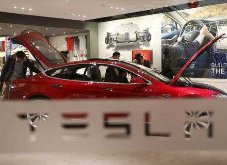 Tesla терпит убытки 11 кварталов подряд