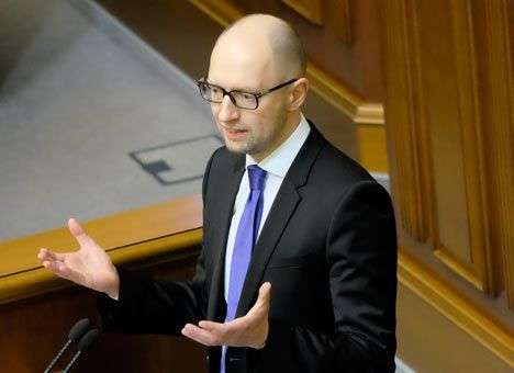 Журналист рассказал, как идет сбор подписей за отставку Яценюка