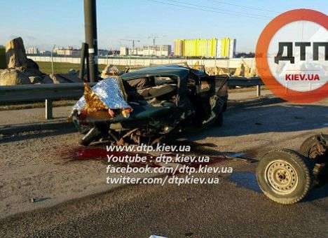 Кровавое ДТП произошло утром в Киеве (ФОТО)