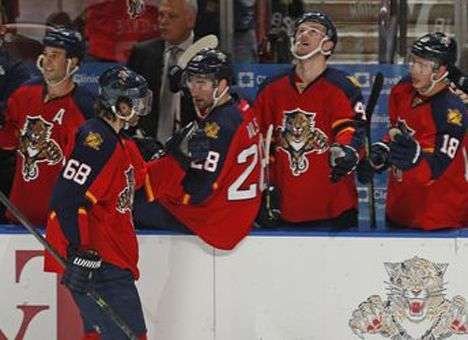 Чешский хоккеист вышел на третье место в списке снайперов в истории НХЛ