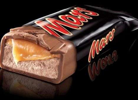 В шоколадных батончиках Mars и Snickers нашли пластик – продукцию отзывают