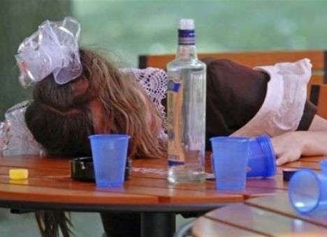 Спасать российскую водку решили под школами и детсадами