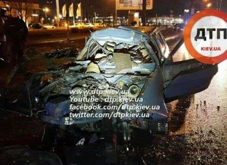 За одну ночь в Киеве произошло два страшных ДТП (ФОТО)