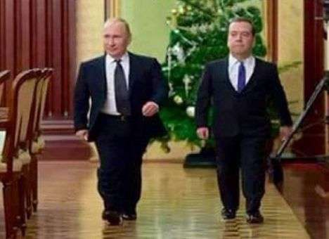 Перепутанные Путин и Медведев «взорвали» соцсети фотожабами и анекдотами (ФОТО)