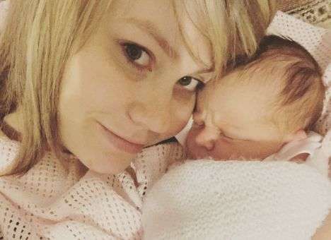 Девушка узнала, что станет мамой в момент родов