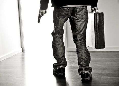 Шокирующие кадры задержания грабителей взявших заложников в банке РФ (ВИДЕО)