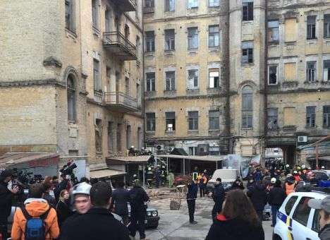 Под обвалами дома в Киеве погиб еще один человек