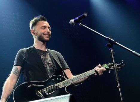 Нормальный артист не поедет играть в Крым, - Рома Зверь