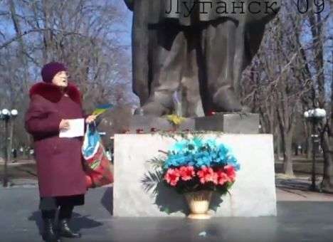 В центре Луганска зазвучал украинский язык (ВИДЕО)