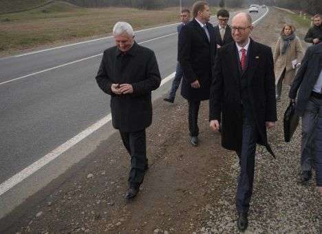 Яценюк отменил «размазывание» миллионов гривен (ФОТО)