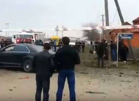 В сеть выложили шокирующие кадры взрыва у мечети – авто разорвало на части (ВИДЕО)