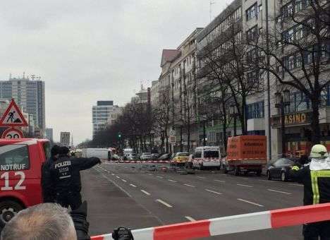 Появились первые снимки с места смертельного взрыва в Берлине (ФОТО)