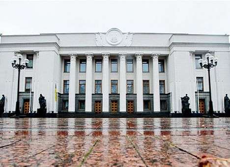 Депутаты Рады хотят поднять себе зарплаты в три раза