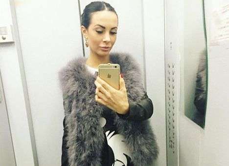 Сексуальная полицейская показала, как ездит на работу на элитном авто и развлекается в СПА (ФОТО)