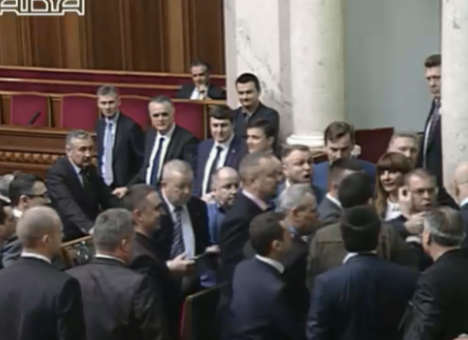 Мы же не дикари: В Раде произошла потасовка (ФОТО)