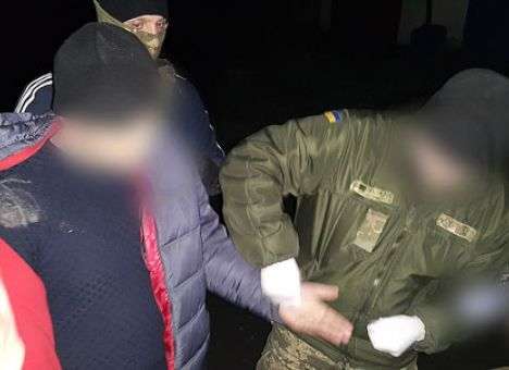 На Донетчине на взятке задержан военный (ФОТО)