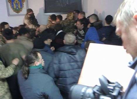 Под Киевом подрались депутаты (ФОТО)