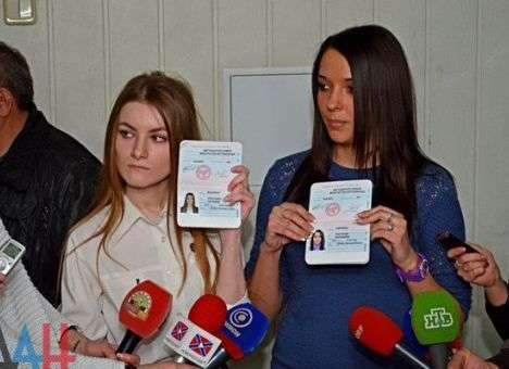 Паспорт «ДНР» имеет меньший вес, чем документы домашнего кота, - дончанин