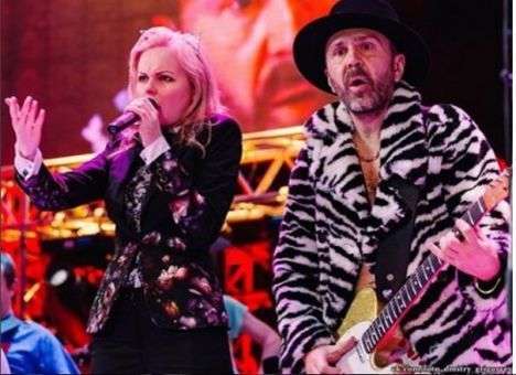 Делаю звездочек из средних певичек: Шнуров прокомментировал скандал вокруг своей солистки