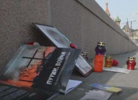 Мемориал Немцова в Москве разгромили коммунальные службы (ВИДЕО)