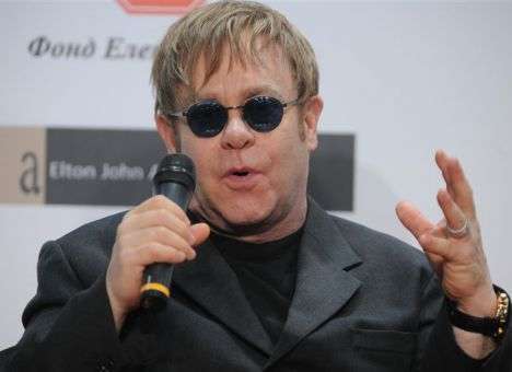 Сексуальный скандал грянул вокруг Элтона Джона