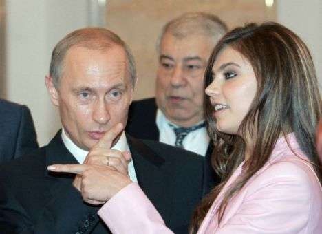 В СМИ рассказали о тайных сделках друзей и женщин Путина