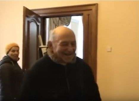 Вы меня уже с утра достали: Москаль со скандалом встретил пенсионеров (ВИДЕО)