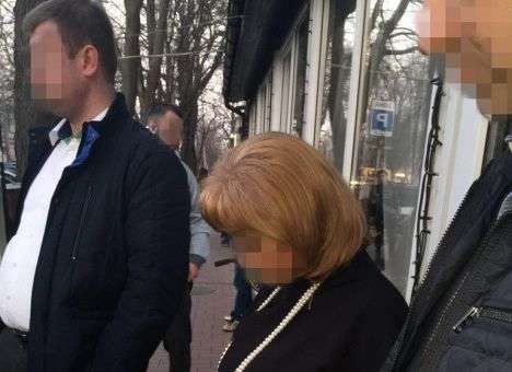 Декана-вымогательницу задержали на глазах у студентов (ФОТО)