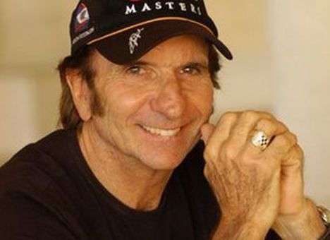 Имущество двукратного чемпиона Формулы 1 арестовали за долги