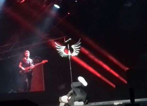 Опубликованы кадры падения участника «Евровидения» в обморок  (ВИДЕО)