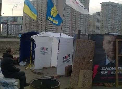 Стройку на Позняках блокирует несколько «залетных» псевдоактивистов? - СМИ