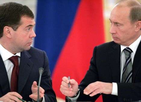 Москвичи рассказали, нужно ли Путину сменить Медведева (ВИДЕО)