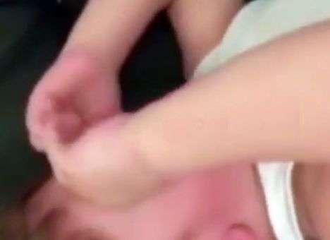 Запись издевательств над двухлетним малышом в РФ «взорвала» Интернет (ВИДЕО)