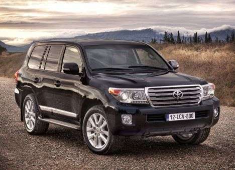 За одну ночь у жителя Подмосковья угнали два новых авто