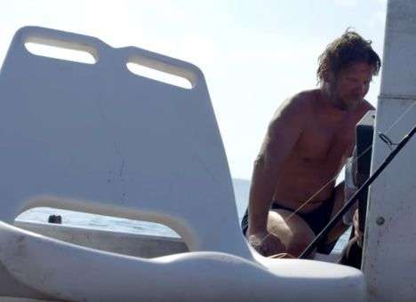 Опубликованы кадры спасения мужчины, заброшенного на необитаемый остров (ВИДЕО)