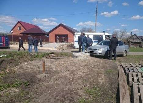 Полицейского и всю его семью убивали в кроватях