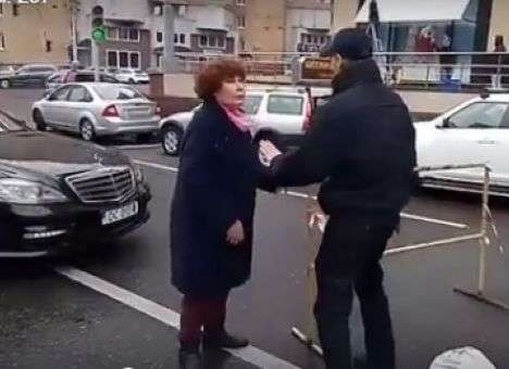 Разгневанные киевляне парализовали центр города (ФОТО)