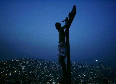 Самый скорбный день Страстной недели переживают сегодня православные верующие