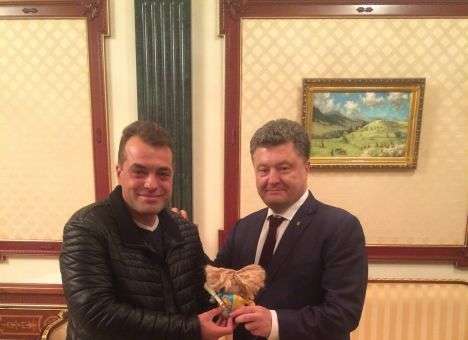 Уволить: Известный волонтер больше не советник Порошенко