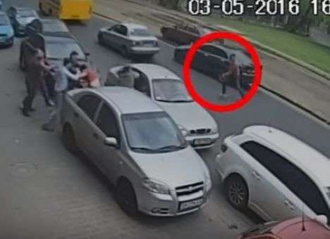 Опубликован момент осбтрела журналистов в Одессе (ВИДЕО)