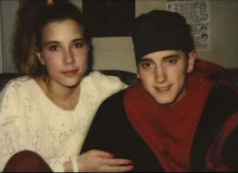 Экс-супруга певца Эминема пыталась покончить с собой