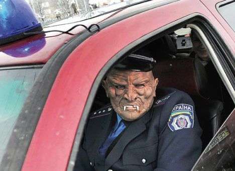 Экс-милиционер годами терроризировал родное село (ВИДЕО)