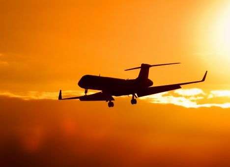 В Средиземном море ищут обломки рухнувшего лайнера и выживших