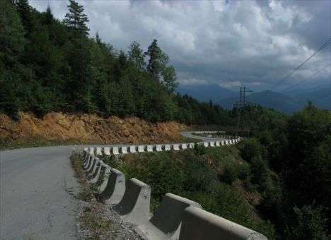 В пропасть рухнул автобус с российскими офицерами