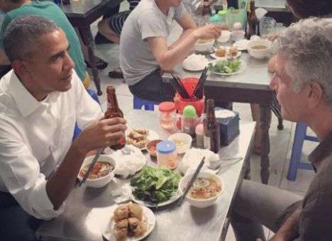 Макароны были вкусными: Телеведущий заплатил за ужин Обамы (ФОТО)